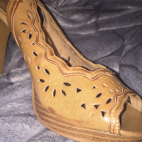 Charlotte Russe Tan distressed peep toe platform - Picture 9 of 11